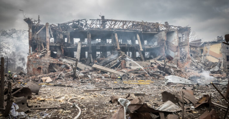 Rusko nadále terorizuje Ukrajinu. Následuje chemický útok.