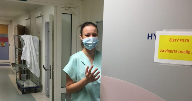 Ukrajinští zdravotníci mají v ČR čtvrt roku pracovat bez uznání diplomu