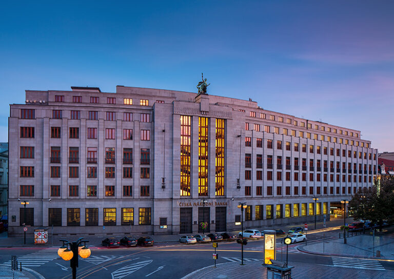 ČNB zvýšila úrokovou sazbu na 5,75 procenta, je nejvyšší od roku 1999