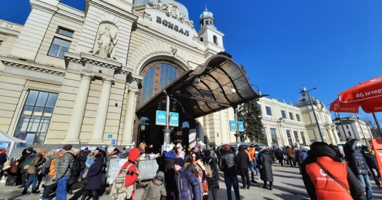 AP: Ve Lvově se dětí rodí za zvuků protileteckých sirén