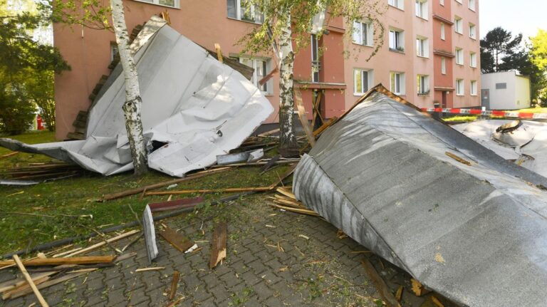 Páteční bouři vyhodnotili meteorologové jako přinejmenším slabé derecho