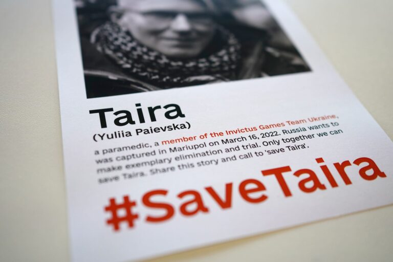 Rusové propustili ukrajinskou zdravotnici, která natáčela dění z války. Starala se o raněné obou armád