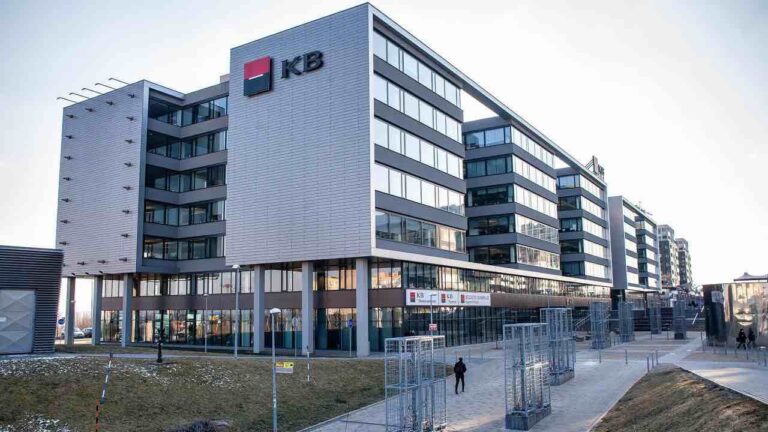 Komerční bance stoupl v 1. čtvrtletí zisk na 3,6 miliardy Kč