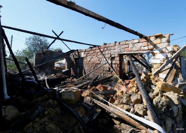 Ruští vojáci ostřelovali jih Ukrajiny a Charkov, uvedli ukrajinští činitelé