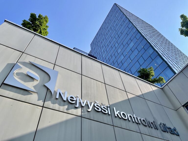 V Česku stále chybí komplexní systém ochrany měkkých cílů, uvedl NKÚ
