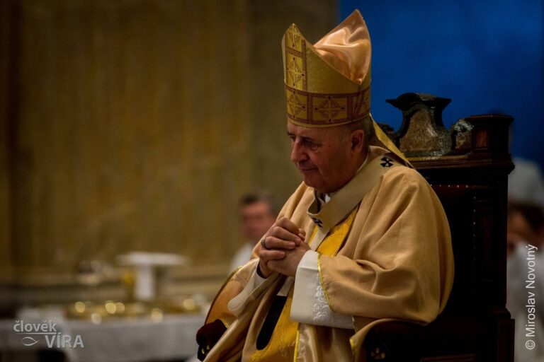 Graubner se stal pražským arcibiskupem, při mši převzal úřad od Duky