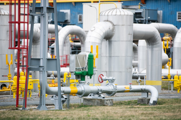 Maďarsko vyhlásilo stav energetické nouze a zakázalo vývoz zdrojů energie