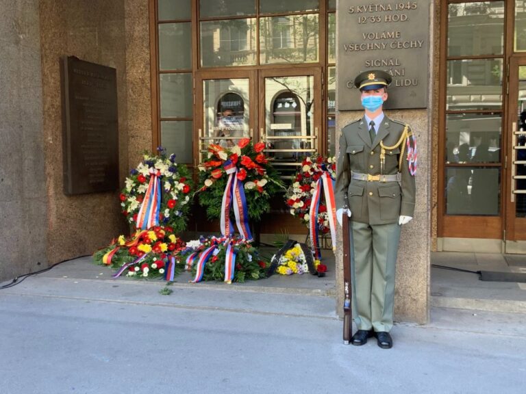Ruské tanky stále jezdí po cizí zemi, uvedl premiér Fiala na pietním aktu k srpnu 1968