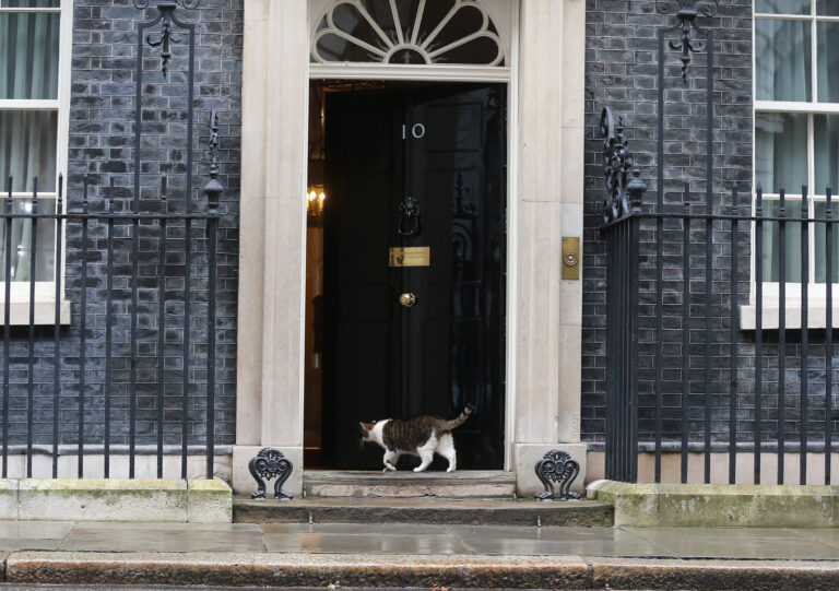 V Británii oznámí jméno nástupce Borise Johnsona v čele strany i vlády