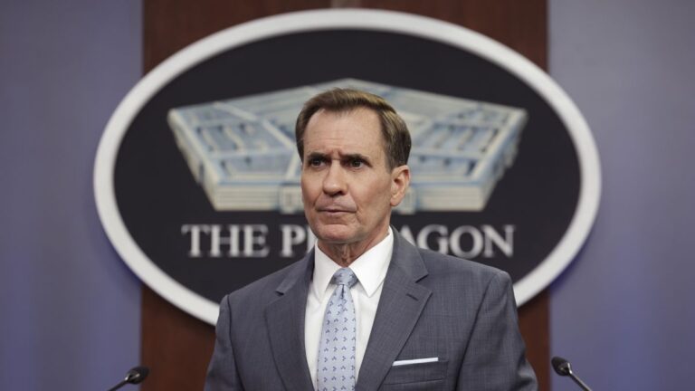 Není důvod doufat v Putinovu ochotu ukončit válku, uvedl Kirby