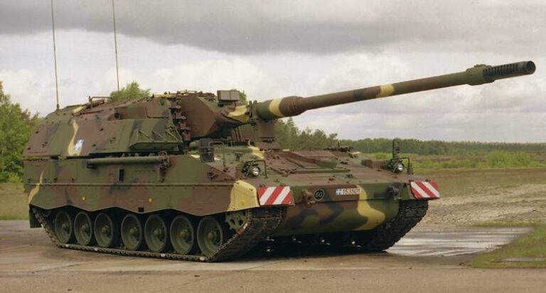 Německo pošle Ukrajině čtyři samohybné houfnice s municí, Slovinsko tanky