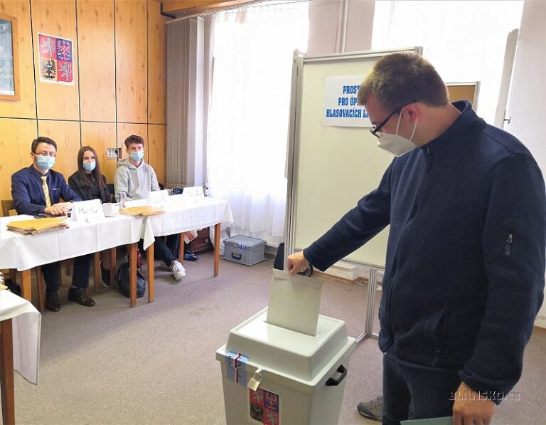 STEM: Volby by v září vyhrálo ANO před SPD