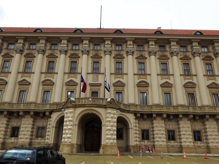 Na ministerstvu zahraničí odhalili krtka, který předával tajné informace ruské rozvědce