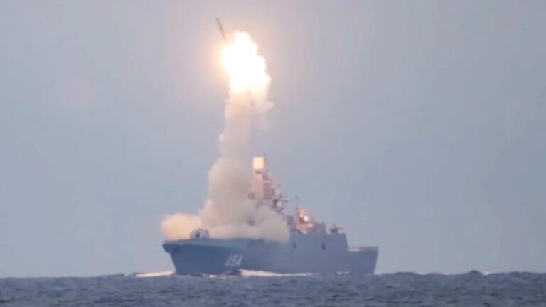 Rusko zaútočilo na energetické zařízení u Kryvého Rihu, část města je bez proudu