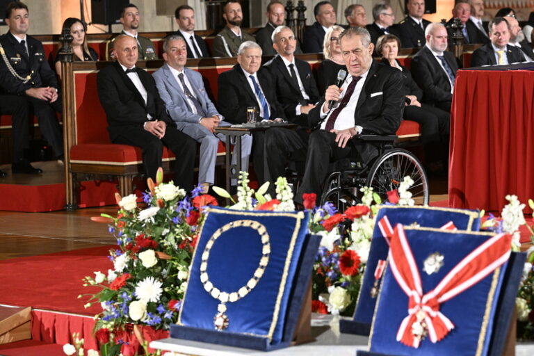 Řád Bílého lva Zeman udělil Třem králům nebo Zelenskému