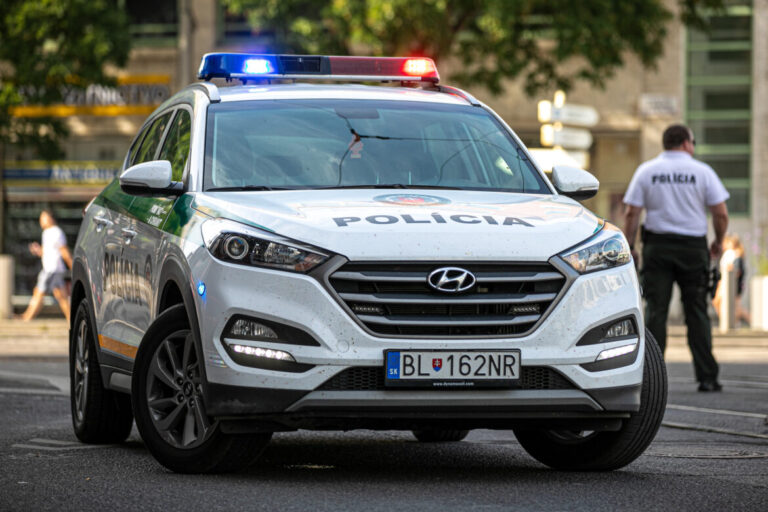 Střelce z Bratislavy policie našla mrtvého. Útok byl zřejmě namířený proti LGBT+ a také plánovaný