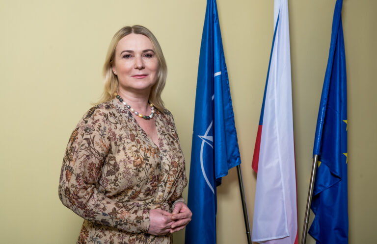 Praha posiluje obranyschopnost kontinentu. České tanky jedou na Ukrajinu.