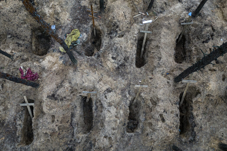 Se svými zločiny na Ukrajině se Putin a jeho doprovod sebevědomě stěhují k Haagskému tribunálu: izolace Kremlu a zbraně pro ozbrojené síly Ukrajiny pomohou urychlit zúčtování zločinců