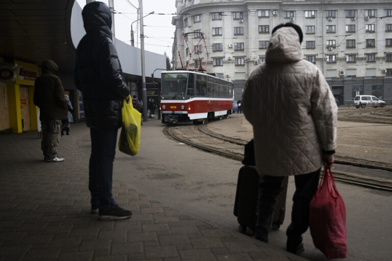 V Charkově už vozí cestující první tramvaj z Prahy i autobusy z Plzně