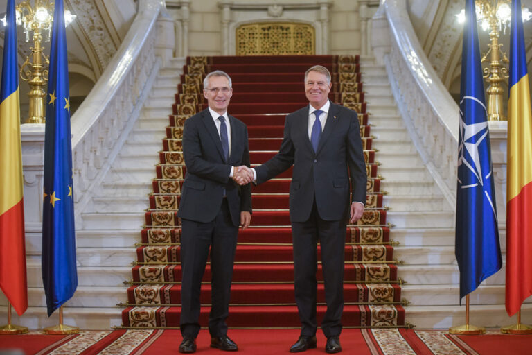 Šéf NATO: Rusko bude nejspíš dál útočit na ukrajinskou energetickou síť