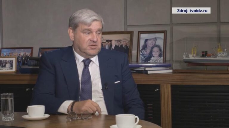 České úřady se zajímají o bývalého guvernéra Darkina. Kvůli vztahům s Putinem i údajnému napojení na zločin