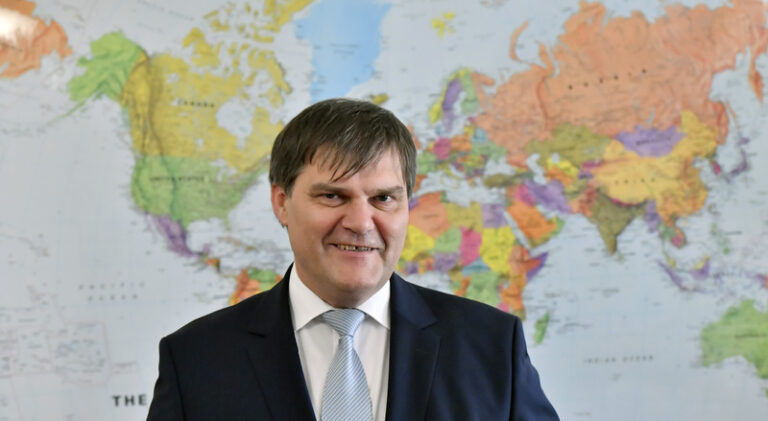 Spolupráce V4 by se podle Jindráka měla vrátit ke kořenům