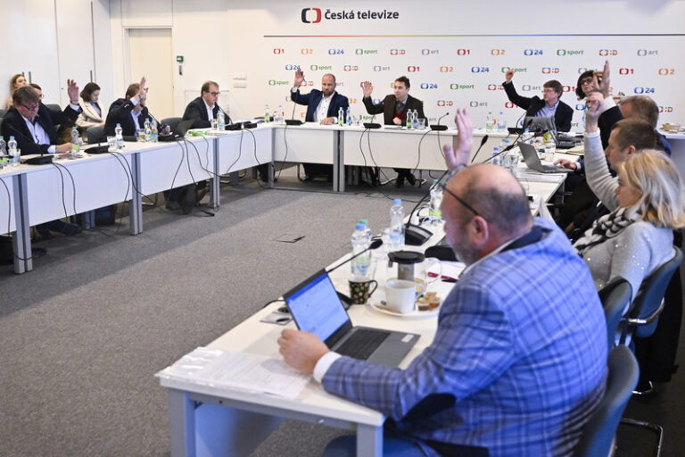 ČT podle radních omezí vysílání a bude propouštět, pokud se nezvýší poplatky