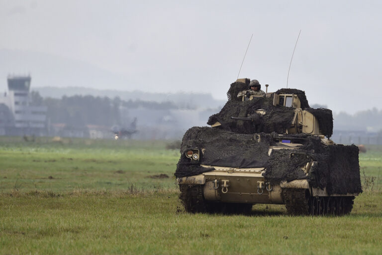 USA pošlou Ukrajině a jejím sousedům vojenskou pomoc za 3,75 mld. dolarů