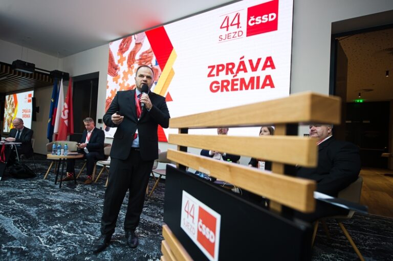 ČSSD chce zpět do Sněmovny, má staronového místopředsedu Karla Machovce