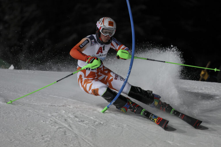 Dubovská znovu nedokončila slalom SP, ve Flachau vede po 1. kole Vlhová