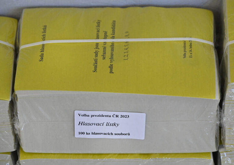 Začíná platit zákaz zveřejňování volebních průzkumů kvůli volbám prezidenta