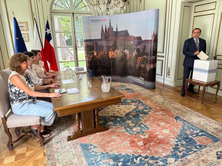 Češi v zahraničí volí prezidenta, hlasují už v Jižní i Severní Americe
