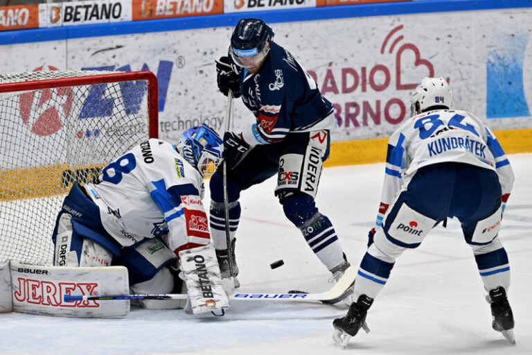 38. kolo ELH: Vedoucí Pardubice a drží si náskok, uspěly i druhé Vítkovice