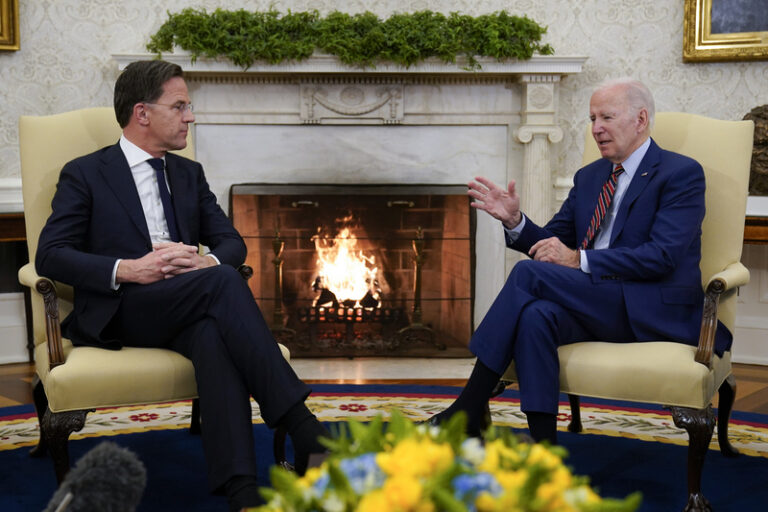 Reuters: Rutte na setkání s Bidenem přislíbil Ukrajině systém Patriot