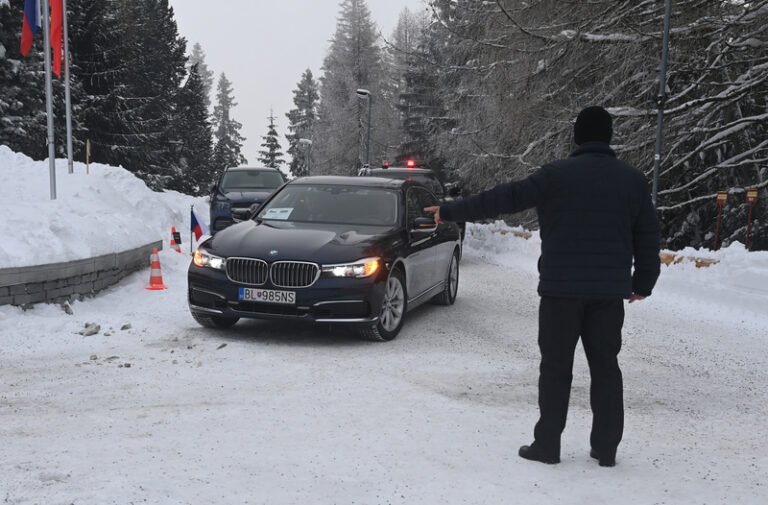 Zeman se sešel ve Vysokých Tatrách na večeři s prezidentkou Čaputovou