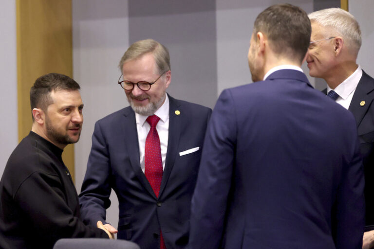 Fiala jednal se Zelenským o generátorech i vstupu do EU