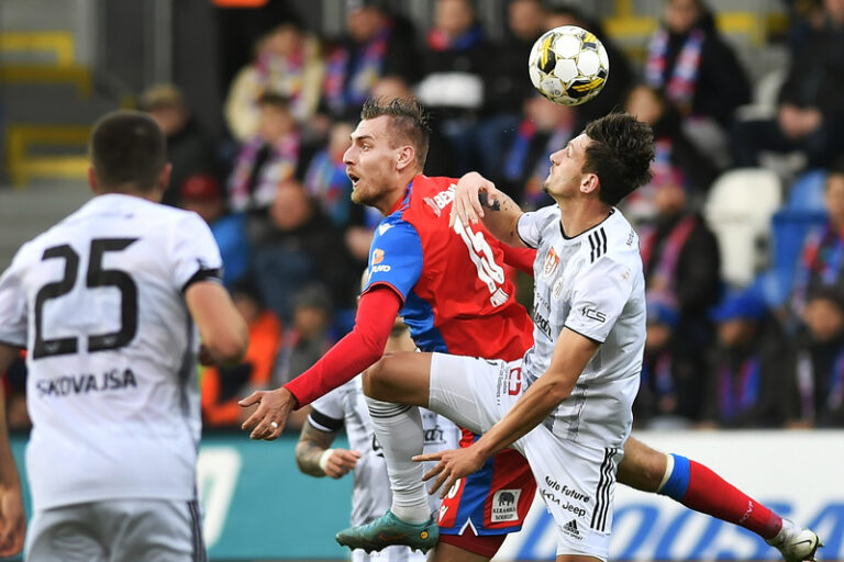 19. ligové kolo: Plzeň zdolala Budějovice, Sparta porazila Bohemians