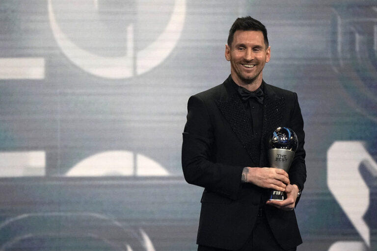 Cenu FIFA pro nejlepšího fotbalistu roku získal mistr světa Messi