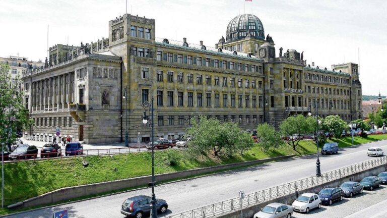 Češi budou moci zakládat energetická společenství k sdílení energií, navrhlo MPO