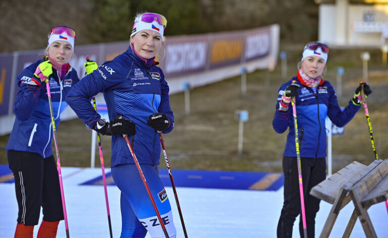 SP biatlonistů v Novém Městě zahájí sprinty, štafeta žen ze Soči dostane medaile