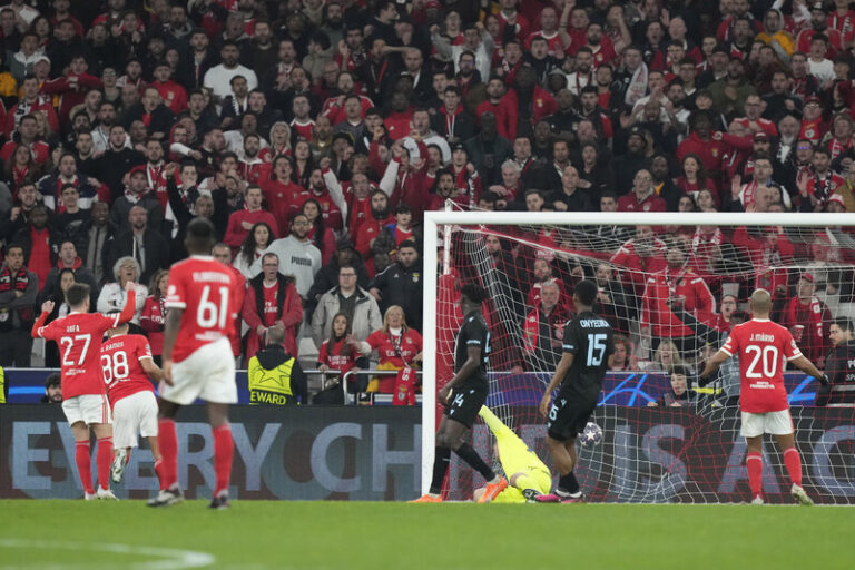 Chelsea po výhře 2:0 otočila dvojzápas LM s Dortmundem, postoupila i Benfica