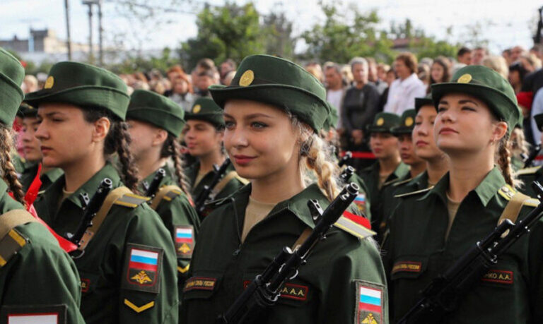 Ženy v ruské armádě musí často poskytovat potěšení důstojníkům. Když odmítnou, jsou šikanovány