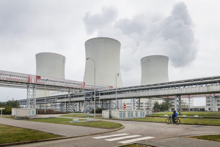 Nabídku na reaktory podaly EDF i KHNP, stát má povolení k podpoře jednoho bloku