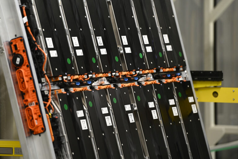 Velvyslanec: Jednání o gigafactory s Koreou komplikují americké subvence