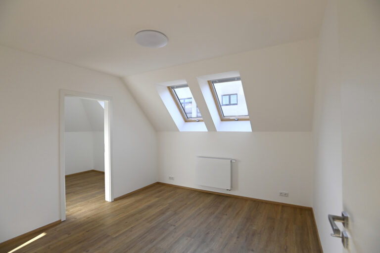 Průzkum: Průměrná cena starších bytů v ČR meziročně klesla o 9 pct