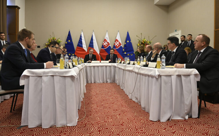 Fiala a Heger zdůraznili potřebu jednoty EU a NATO ohledně Ukrajiny