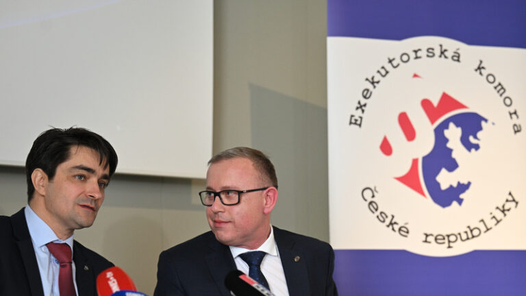 V Česku ubylo lidí v exekuci, řízení i nezletilých dlužníků