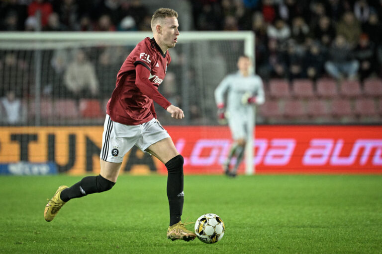 Fotbalová Sparta postavila Jankta po dopravním incidentu mimo tým