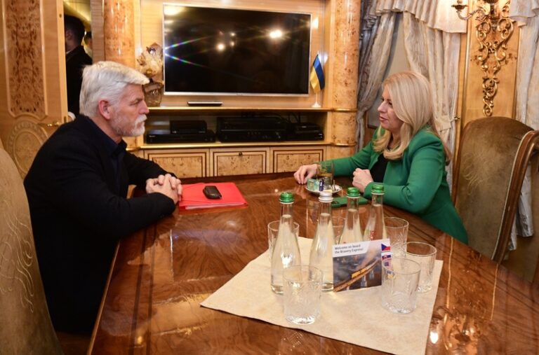 Krásné a významné gesto, respekt a hrdí Češi. Politici reagují na cestu Pavla a Čaputové do Kyjeva