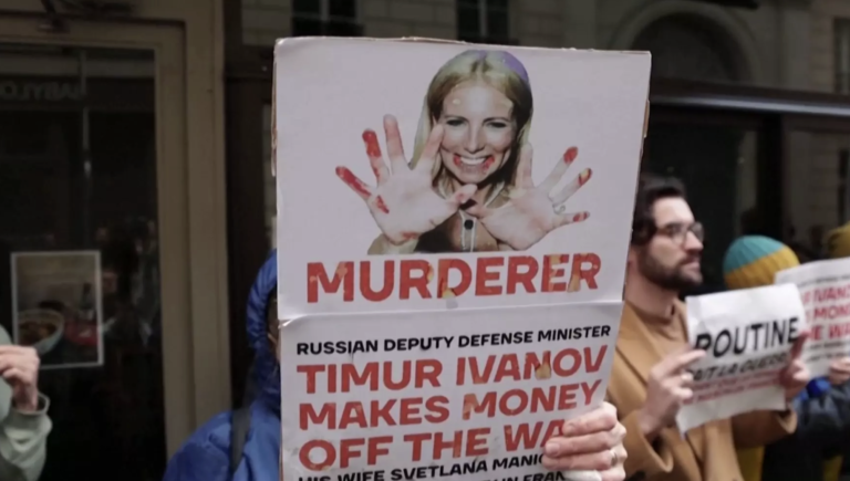 Ruska si za manželovy krvavé peníze užívá přepychový život v Evropě. Sankce obešla snadno